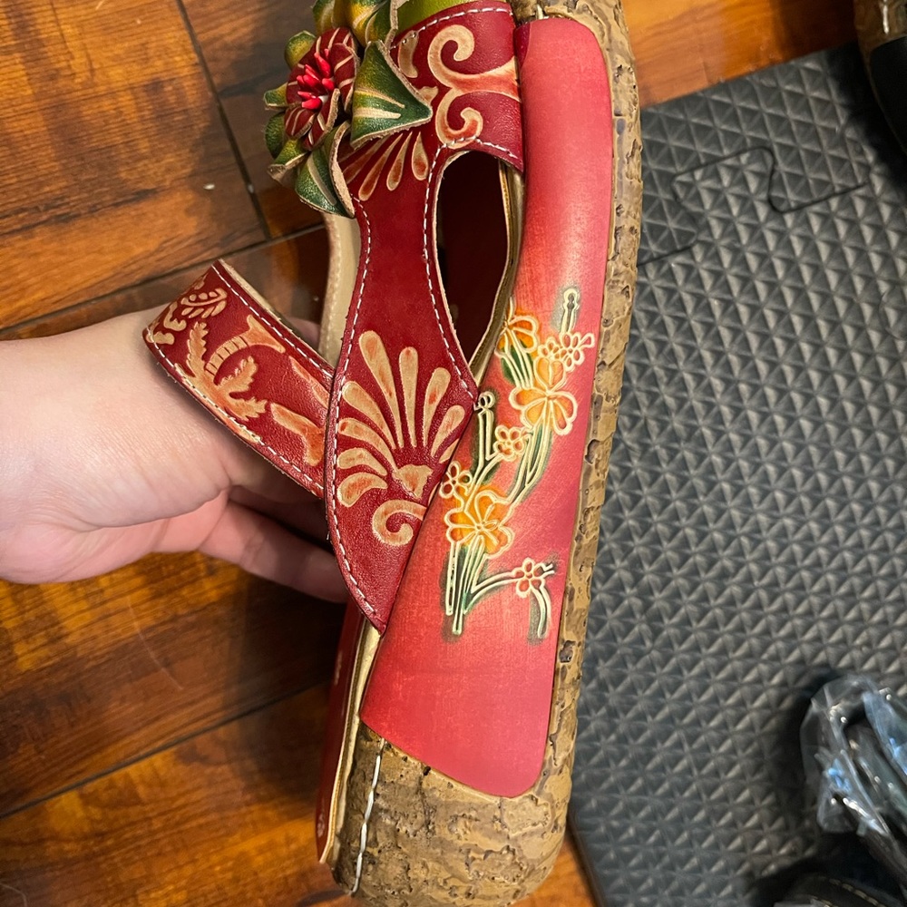 Shoes - Picture 2 of 6